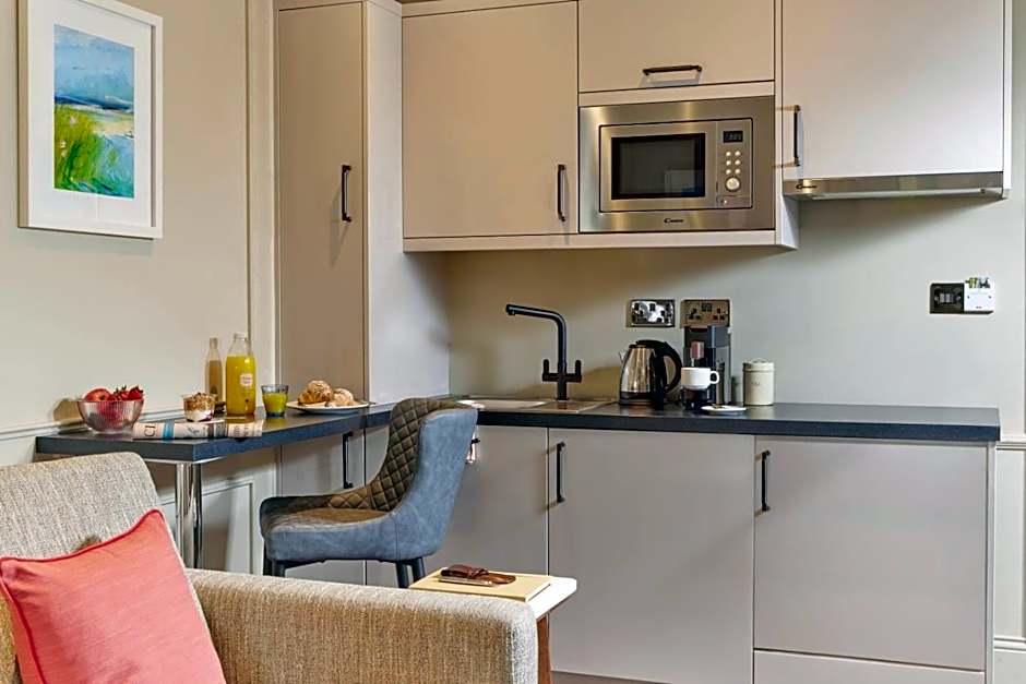 Waterloo Town House & Suites