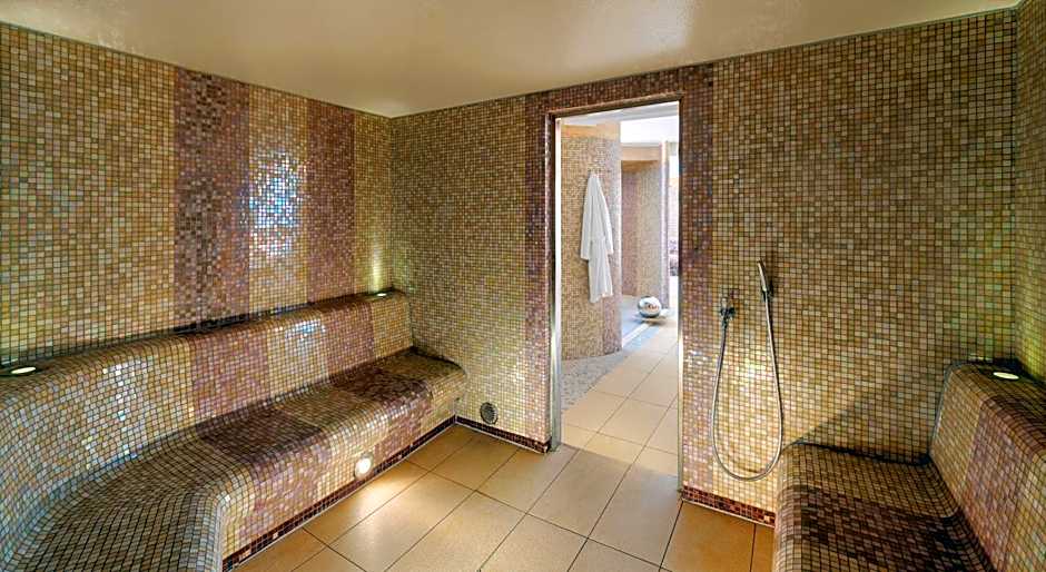 Nells Park Hotel
