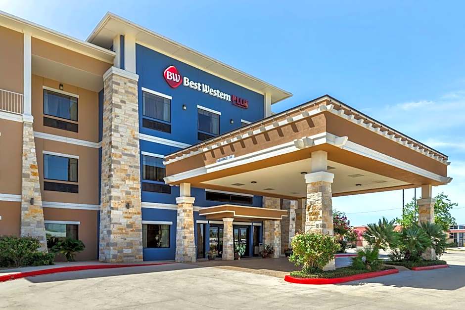 Best Western Plus Lytle Inn And Suites