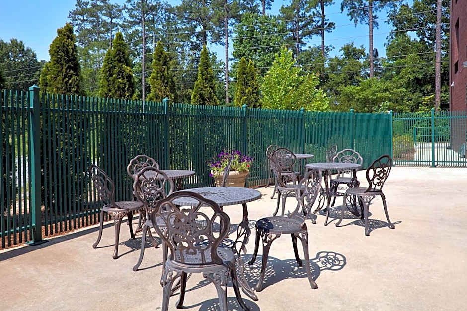 Holiday Inn Express Hotel & Suites Birmingham - Inverness 280 By IHG