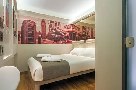 Double Room - No Window