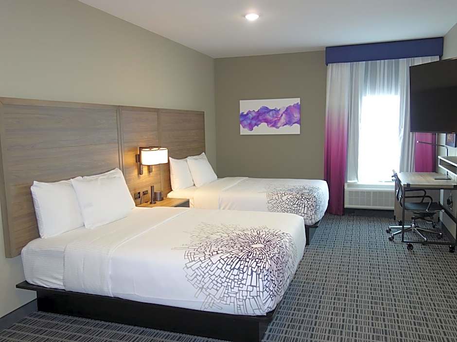 La Quinta Inn & Suites by Wyndham San Antonio Alamo City