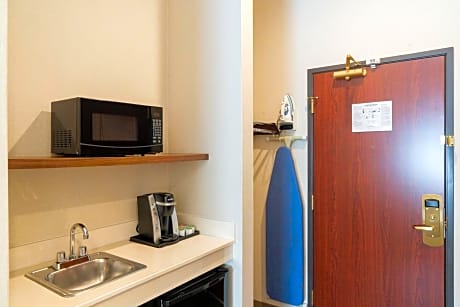 Suite with Two Queen Beds - Communications Access
