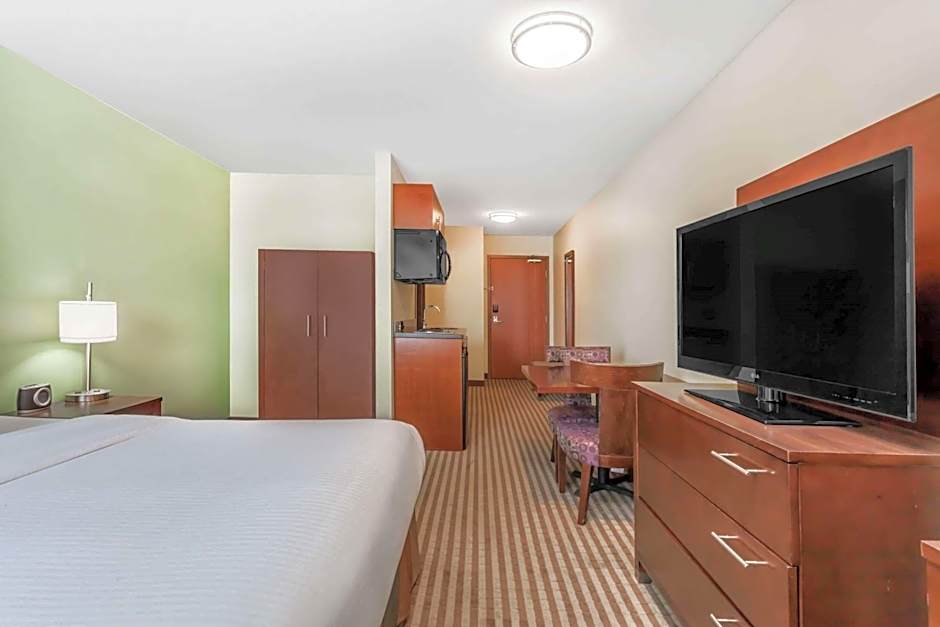 Ramada by Wyndham Carlyle