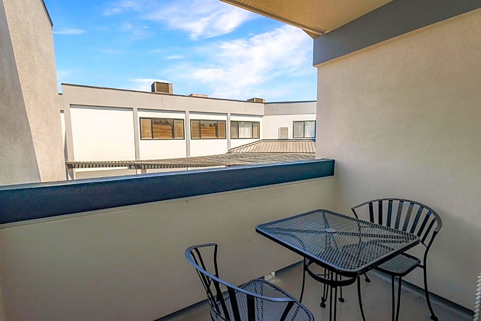 Best Western Plus Wine Country Inn & Suites