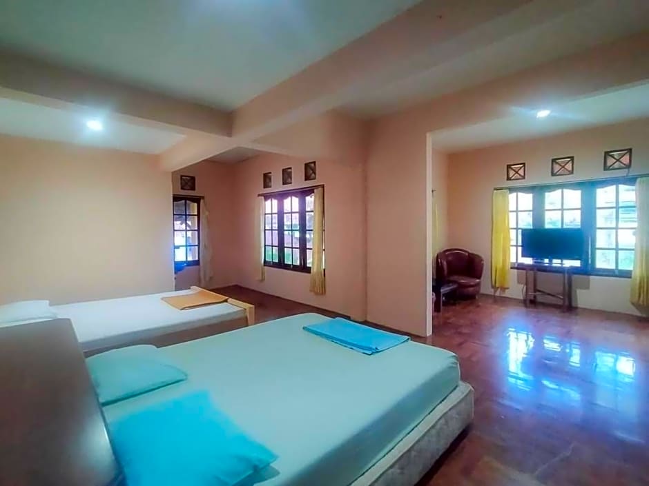 Villa Batu Tua Puncak Mitra RedDoorz