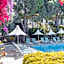 Moonshine Hotel & Suites