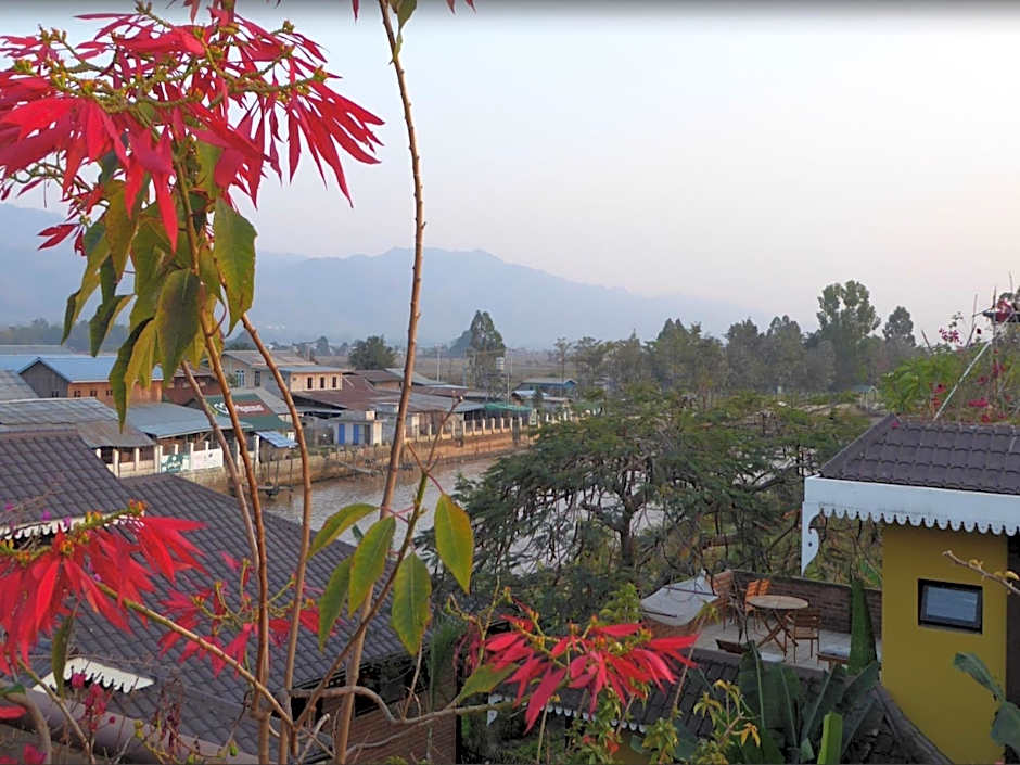 Thanakha Inle Hotel