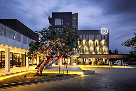 R Photo Hotel