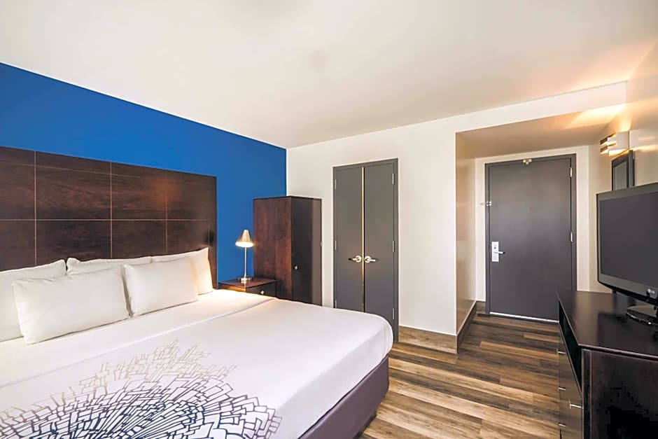 La Quinta Inn & Suites by Wyndham Brooklyn Downtown