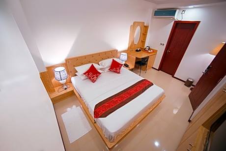 Hathaa Beach Maldives