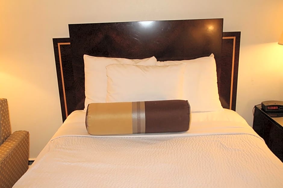 Bedford Plaza Hotel