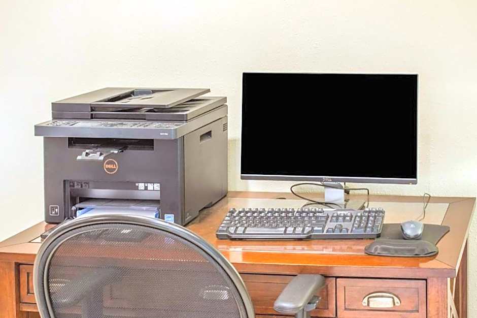 Econo Lodge Raleigh near Walnut Creek Amphitheatre