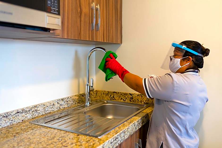 Crown Victoria Hotel