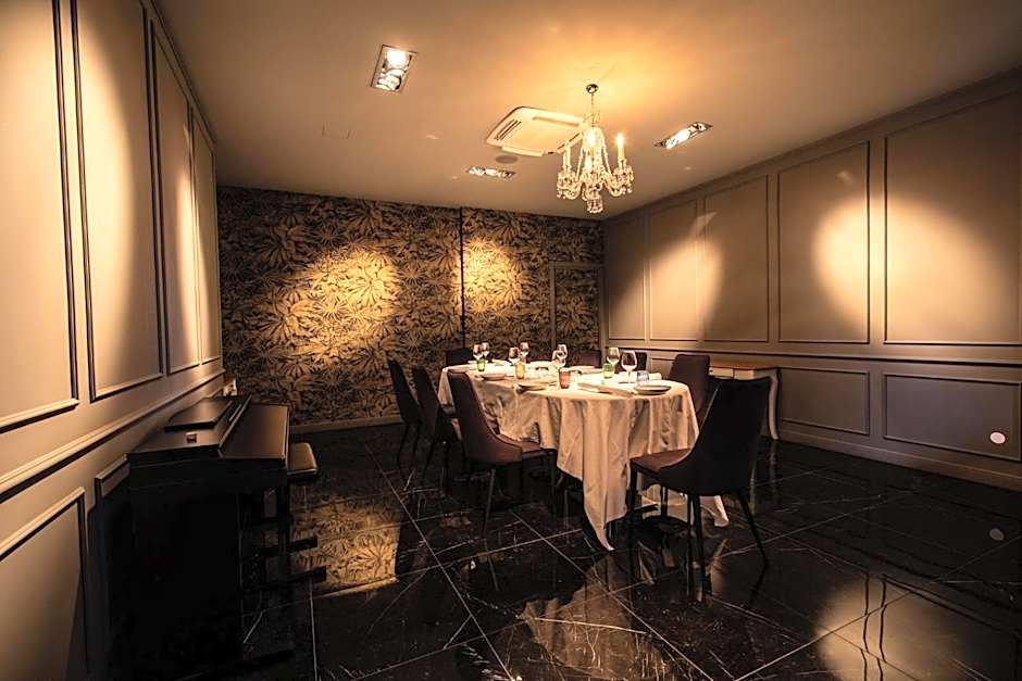 DAM boutique hotel & restaurant