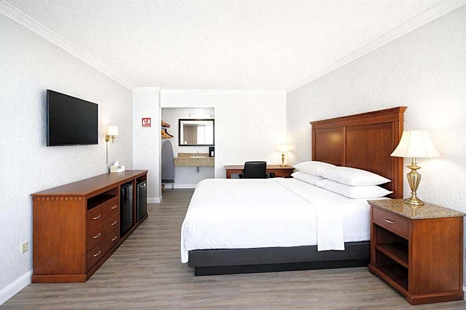 Quarters Inn & Suites