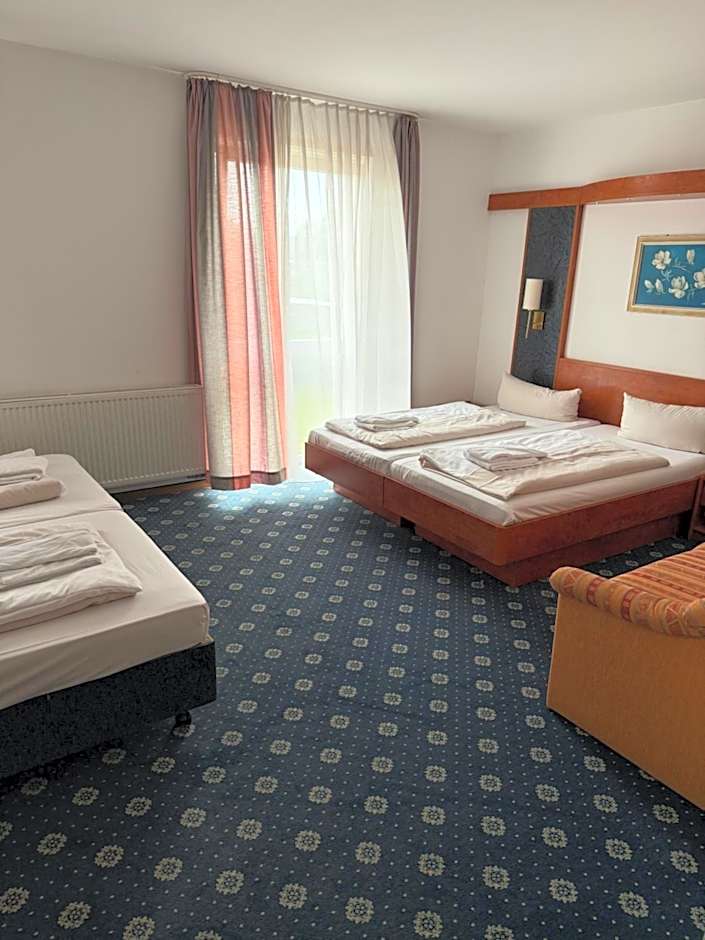 Hotel Hoyers in Pinneberg, Free Parking and WiFi