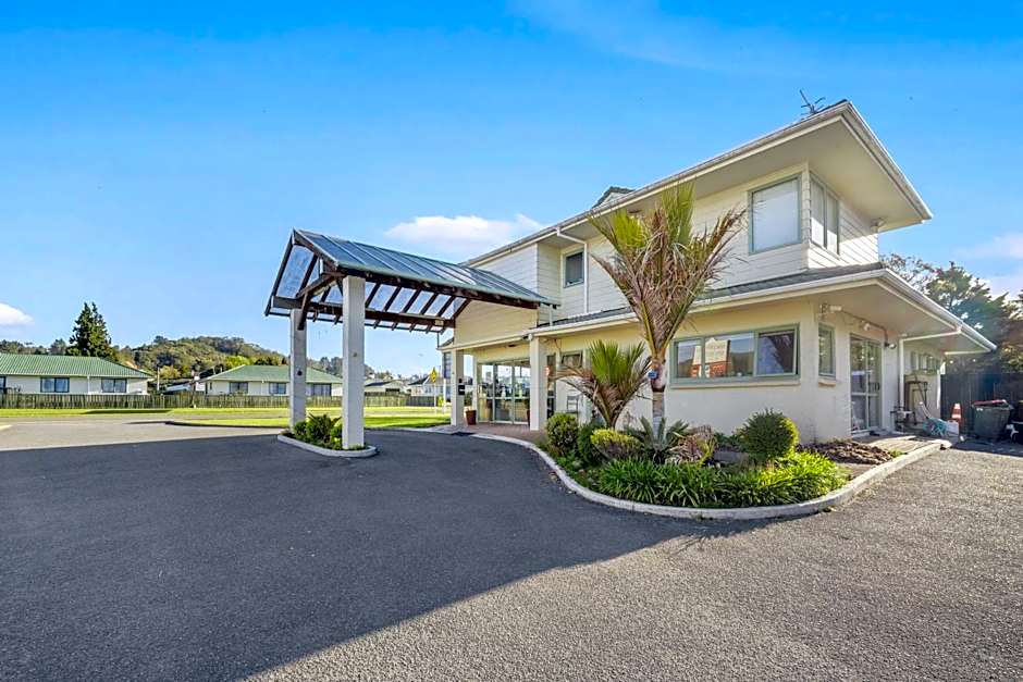 Birchwood Spa Motel