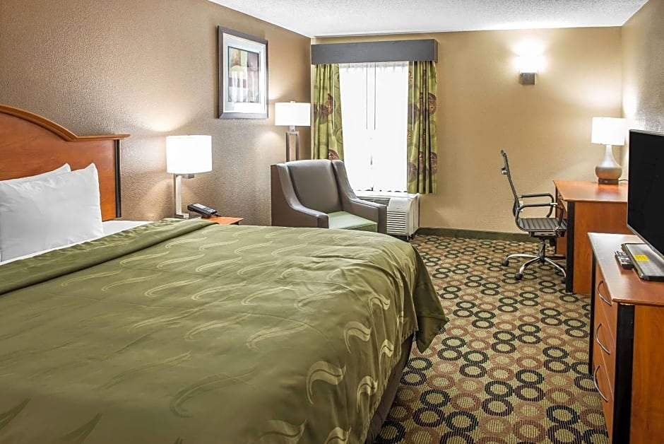 Quality Inn & Suites Columbus West