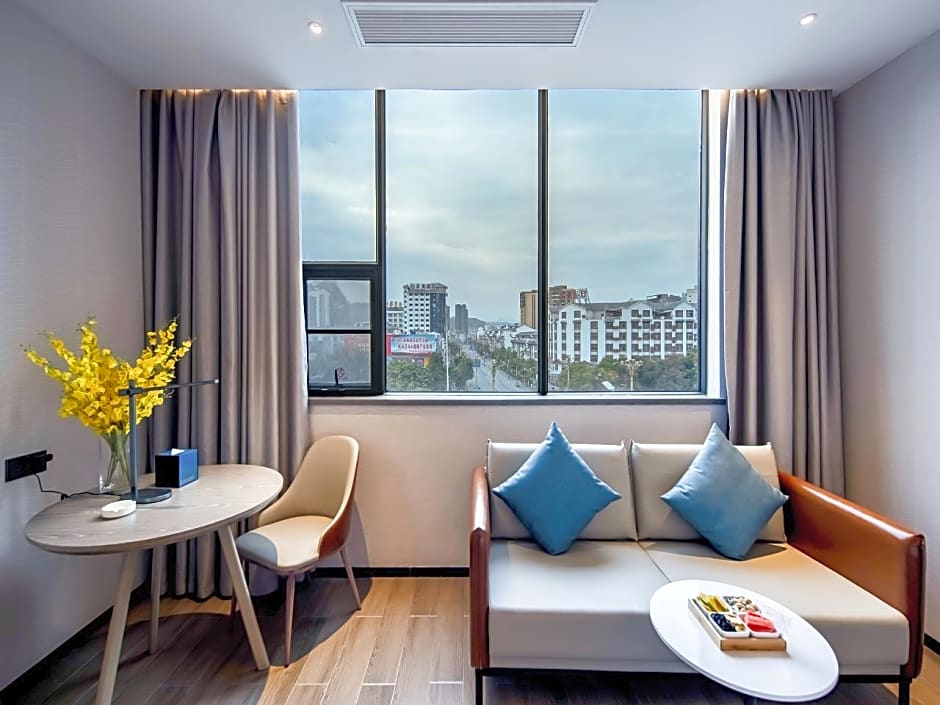 Echarm Hotel Hechi Bama