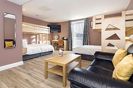 Deluxe-Family room-Ensuite with Shower