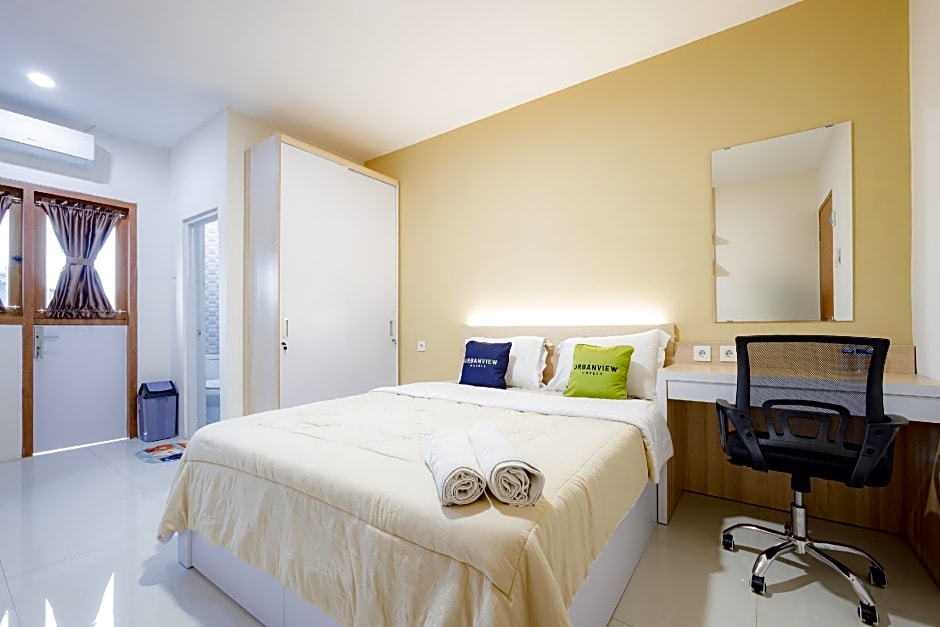 Urbanview Hotel Syariah The Ragunan Residence Cilandak