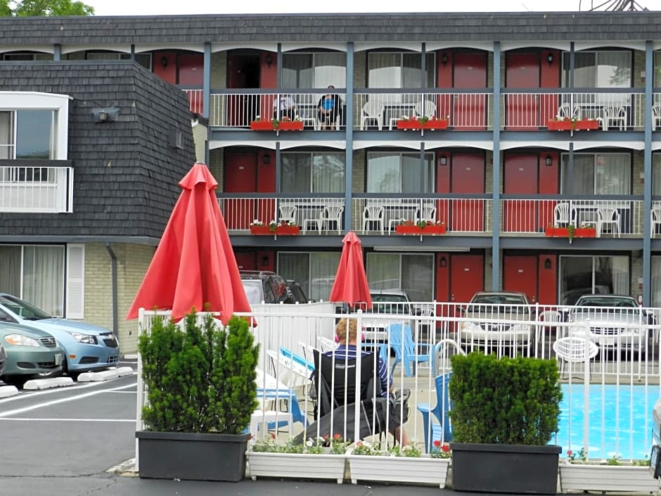 Kings Inn Near the Falls