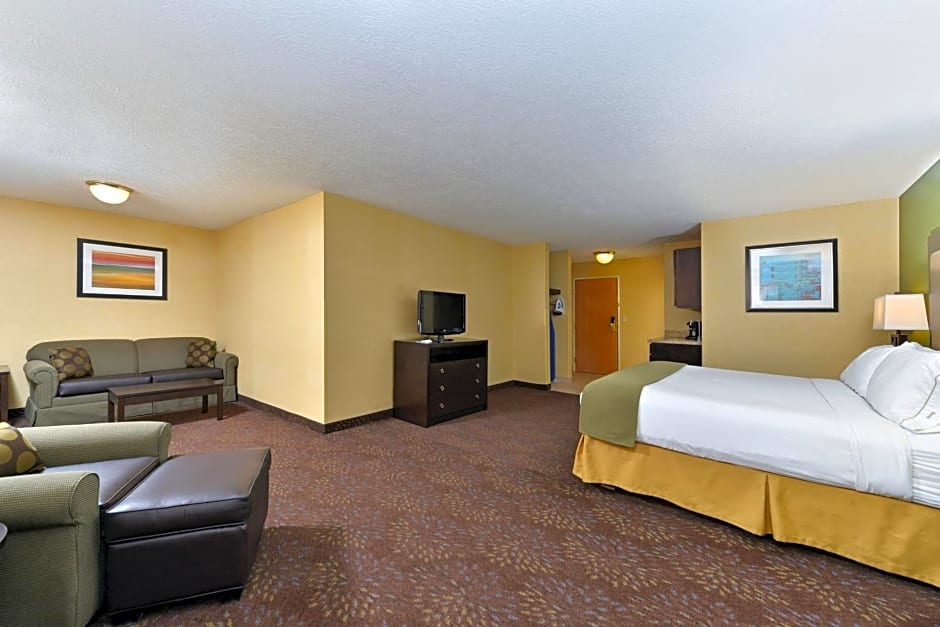 Holiday Inn Express Hotel & Suites Charlotte By IHG