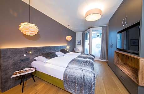 Deluxe Suite (Balcony)