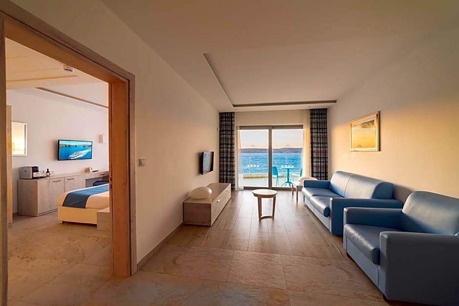 Photo 1 of 8 of Suite, Balcony