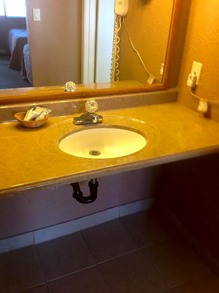 Budget INN At The Heavenly Gondola