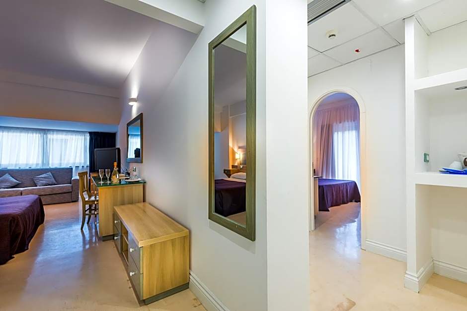 Summit Hotel