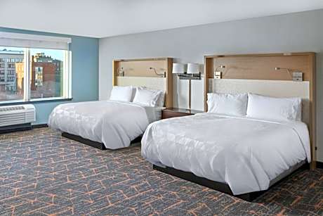 2 Queen Premium Corner Room