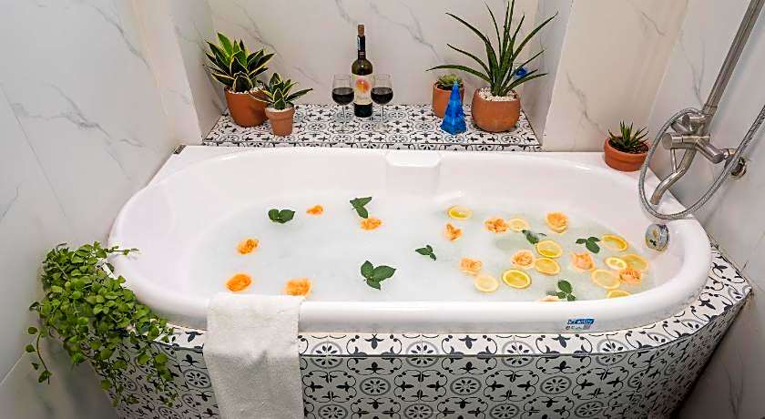 Corona Hanoi House – Hanoi