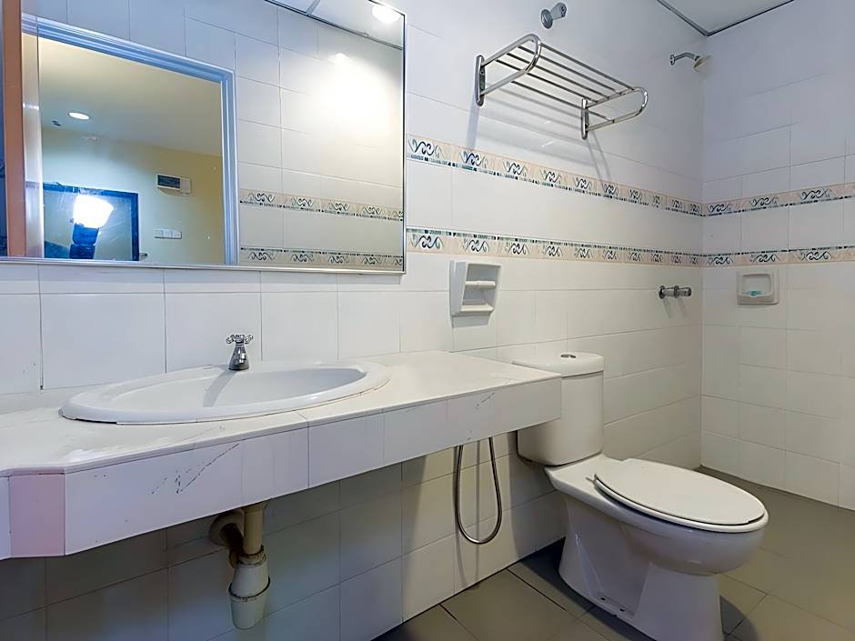 Super OYO 473 Comfort Hotel 2