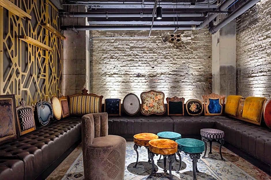 Hotel Fort Des Moines, Curio Collection by Hilton