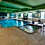 Holiday Inn Express & Suites Manhattan By IHG