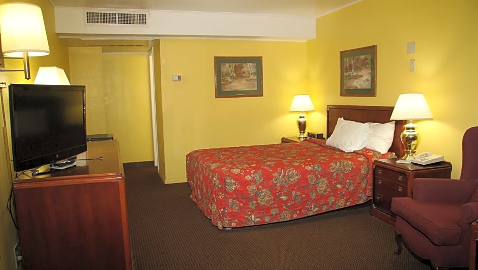 Townsman Inn Larned