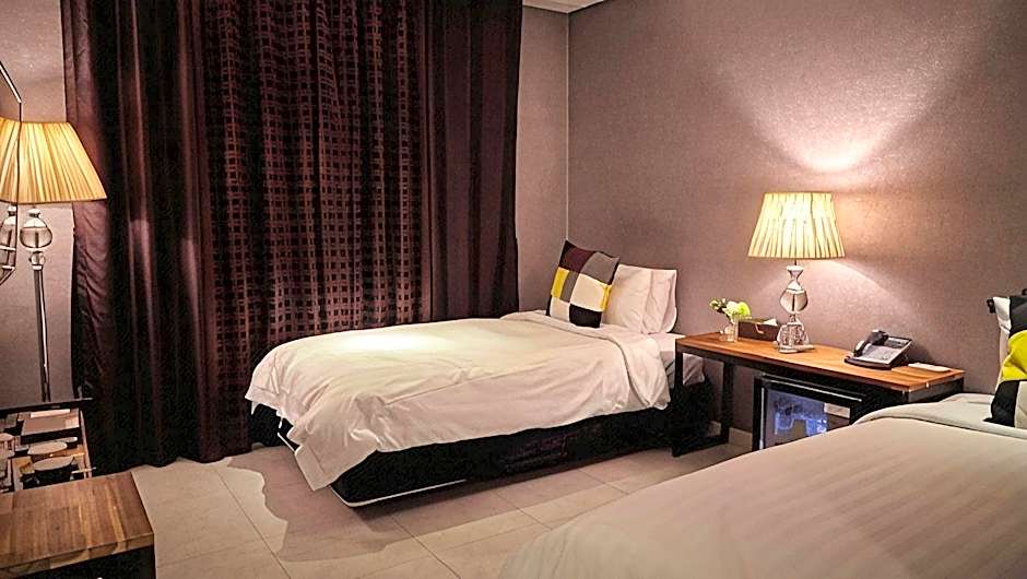 Cheongju Namoo Hotel