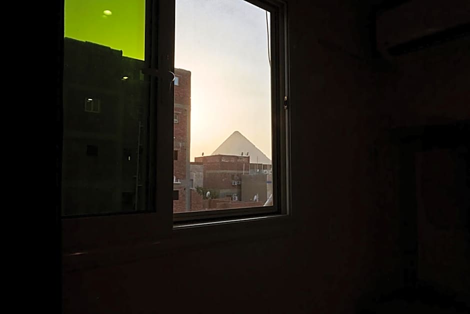 Grand Pyramid View Hotel