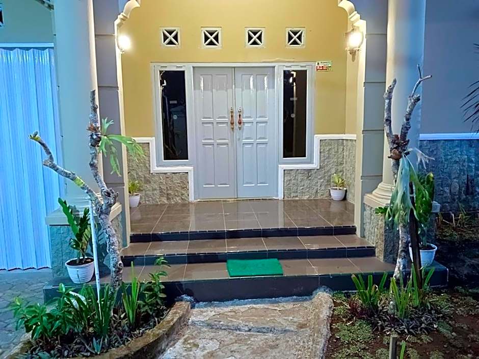 Photo 1 of 27 of Oikos Green Homestay - by Login