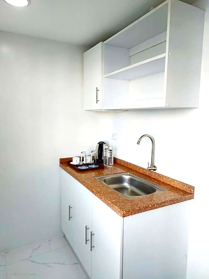 Airobedz Mckinley – Manila, Metro Manila, NY