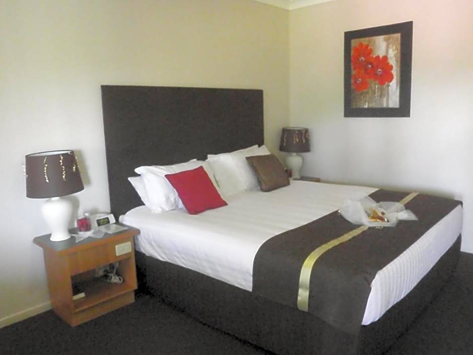 McNevins Logan Park Motel