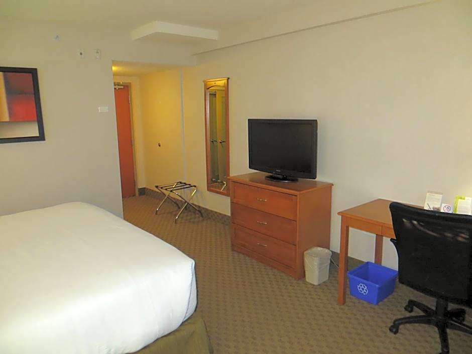 Ramada by Wyndham Edmonton South