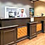 Hampton Inn & Suites Waco-South
