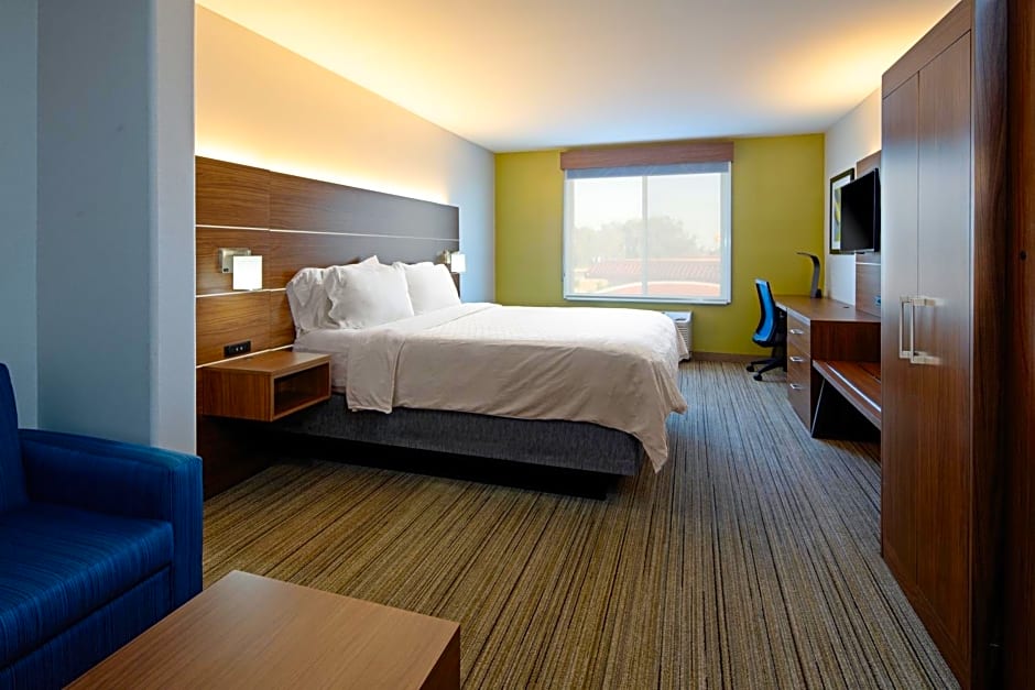 Holiday Inn Express Fresno South By IHG