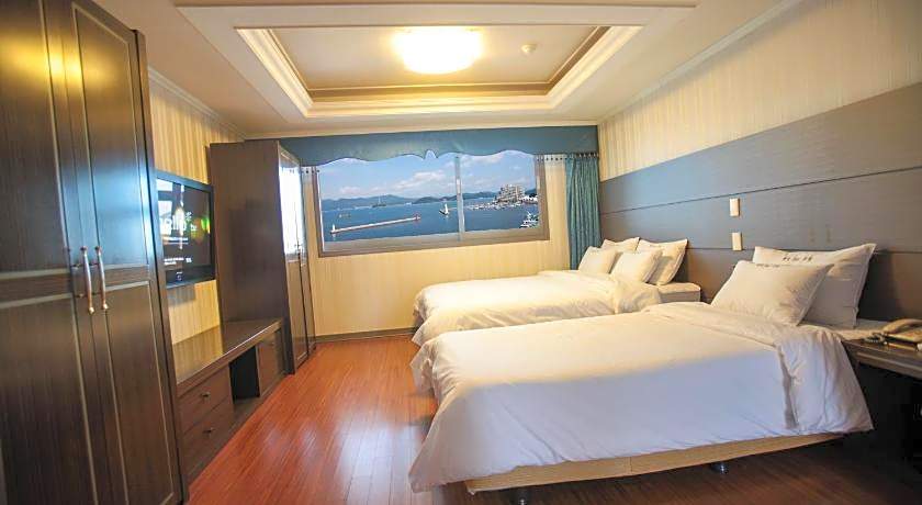Tongyeong Bay Condo Hotel
