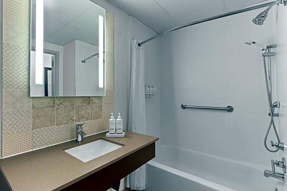 La Quinta Inn & Suites by Wyndam Knoxville West