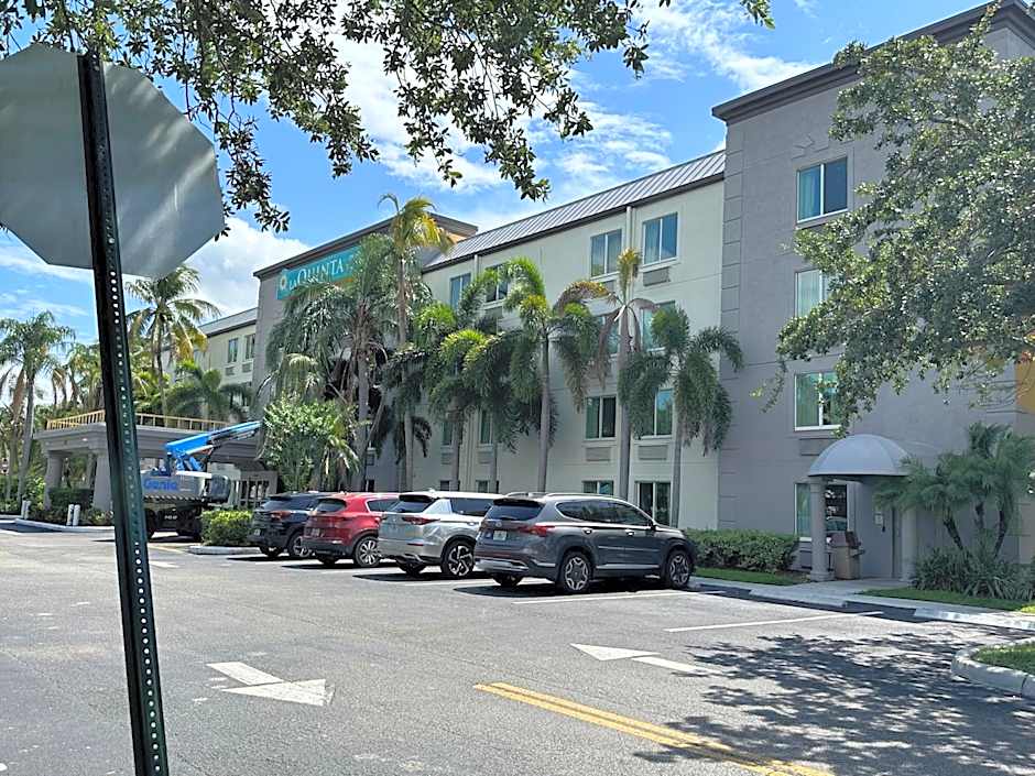 La Quinta Inn & Suites by Wyndham Sunrise Sawgrass Mills