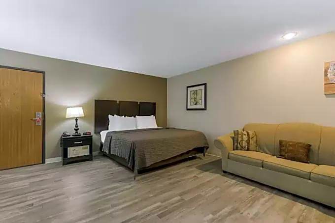 Econo Lodge Inn & Suites Yankton
